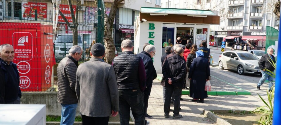 Bursalılar ucuz pide içim BESAŞ'a akın etti