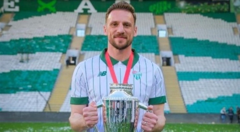 Bursaspor’da Anıl Atağ’ın sözleşmesi uzatıldı