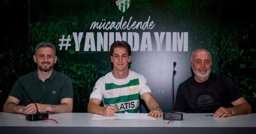Bursaspor'da bu imza diğerlerinden biraz farklı; Gençlere değer...