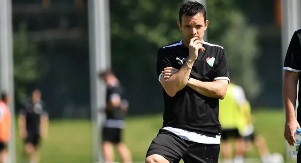 Bursaspor'da flaş ayrılık; Batalla gönderildi