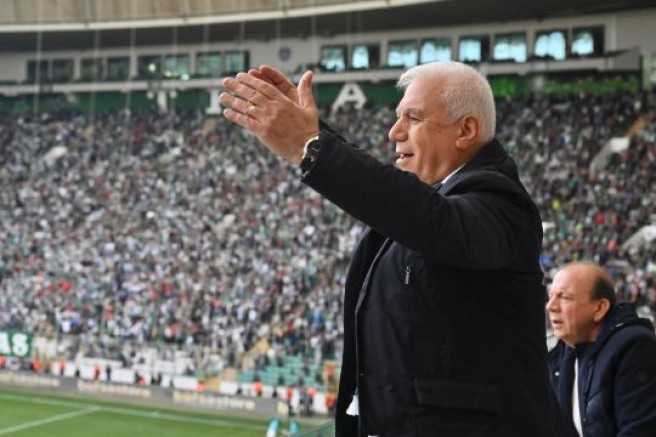 Bursaspor kazanıyor, Mustafa Bozbey'in yüzünü güldürüyor