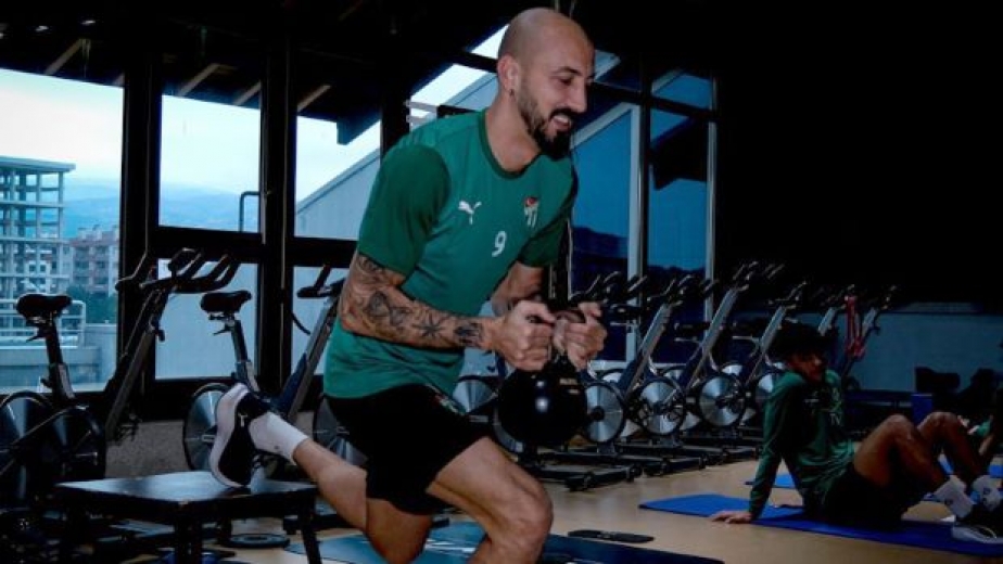 Bursaspor sıkı çalışıyor