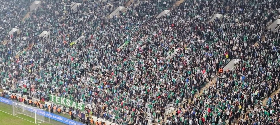 Bursaspor taraftarı tribüne uzak kaldı