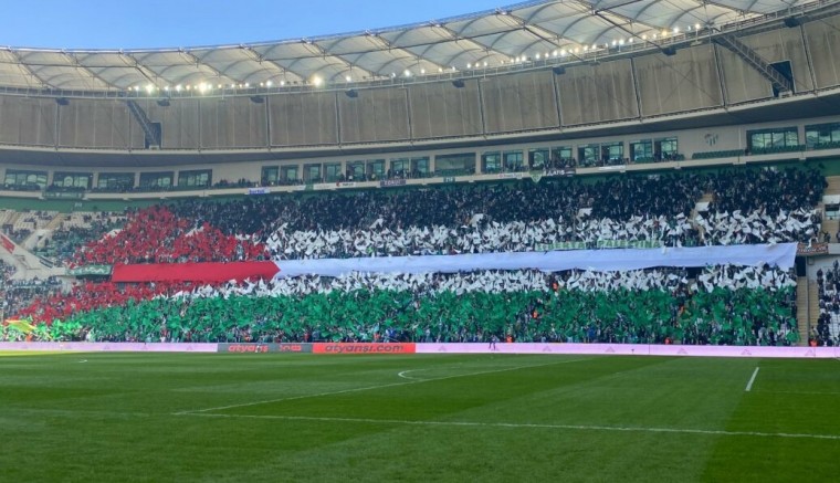 Bursaspor taraftarından çok konuşulacak koreografi!
