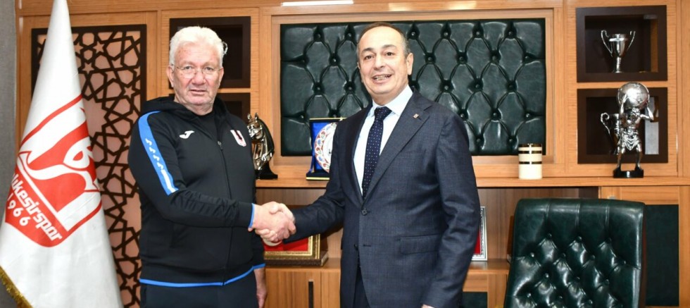 Bursaspor'un eski hocası Balıkesirspor'da