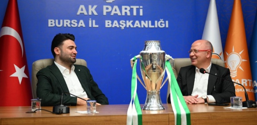 Bursaspor’un şampiyonluk kupası siyasi tura çıktı
