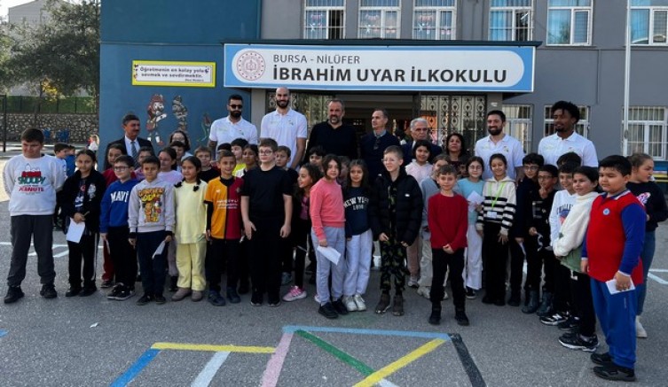 Bursaspor Yörsan, İbrahim Uyar İlkokulu’nda