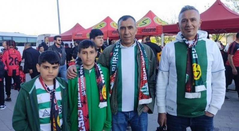 Bursasporlu taraftardan Eskişehirspor'a destek