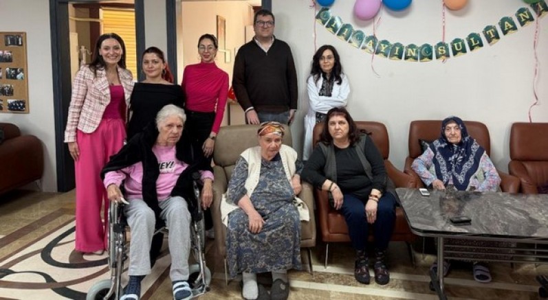 Burtom'dan huzurevi sakinlerine ziyaret