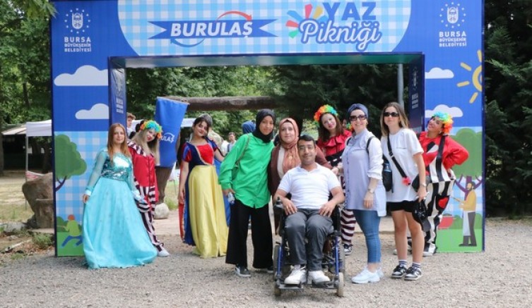 Burulaş ailesi piknikte buluştu