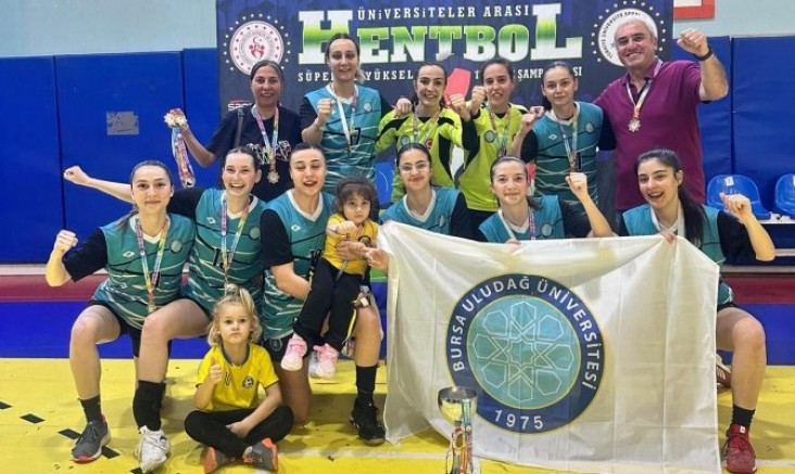 BUÜ Kadın Hentbol Takımı Süper Lig'de