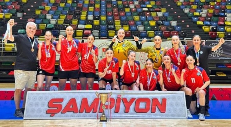 BUÜ Kadın hentbol takımı Türkiye şampiyonu