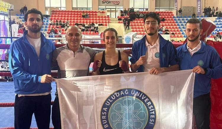 BUÜ’lü kick boksçulardan madalya başarısı