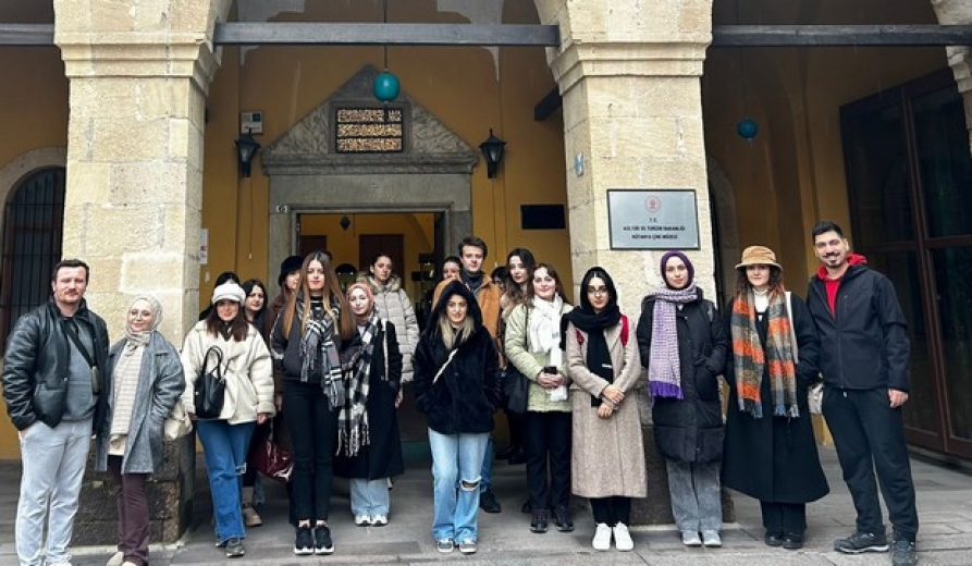 Büyükşehir Belediyesi gençlere Türkiye'yi tanıtıyor
