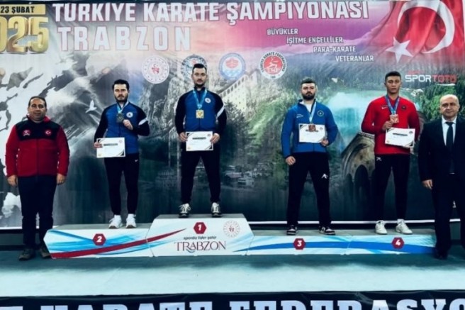 Büyükşehir Belediyespor Kulübü sporcuları Bursa'nın yüzünü güldürdü
