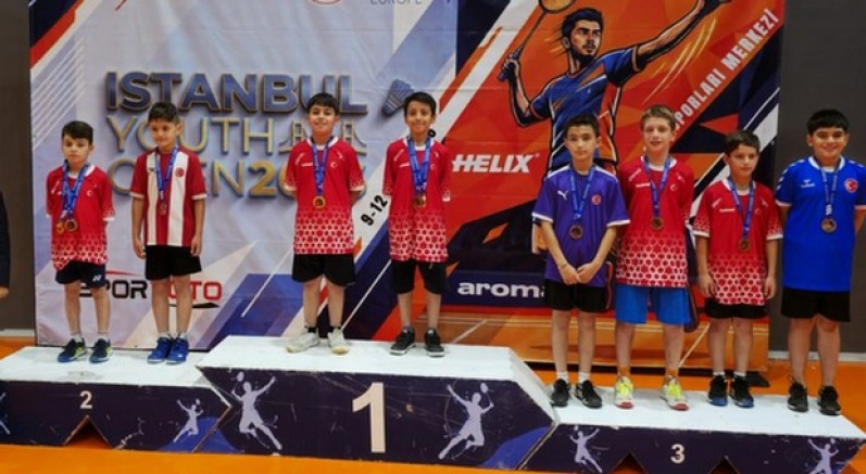 Büyükşehir Belediyesporlu Badmintonculardan 6 Madalya