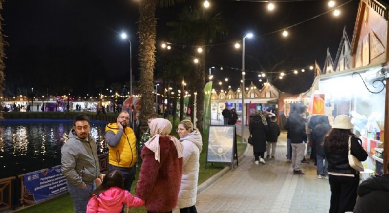 Büyükşehir'in Ramazan Meydanı'nda her yer ışıl ışıl