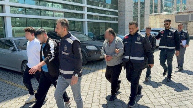 Çağırdıkları genci darp edip gasp ettiler