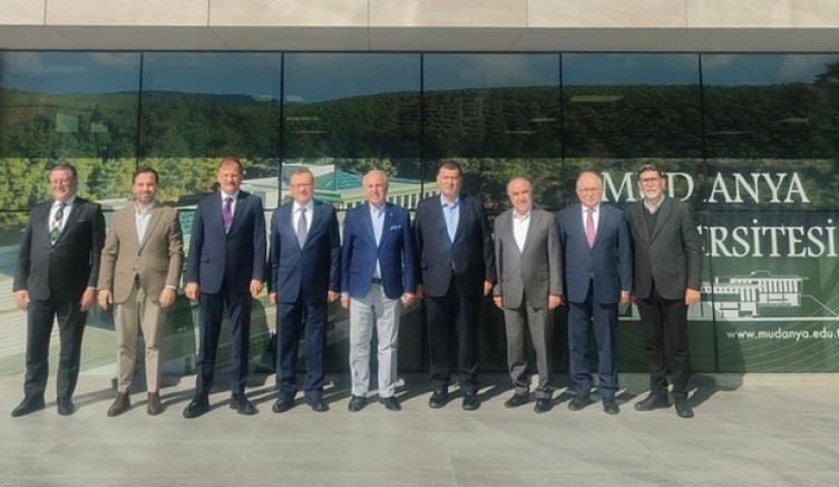 Celal Sönmez öğrencilerle buluştu