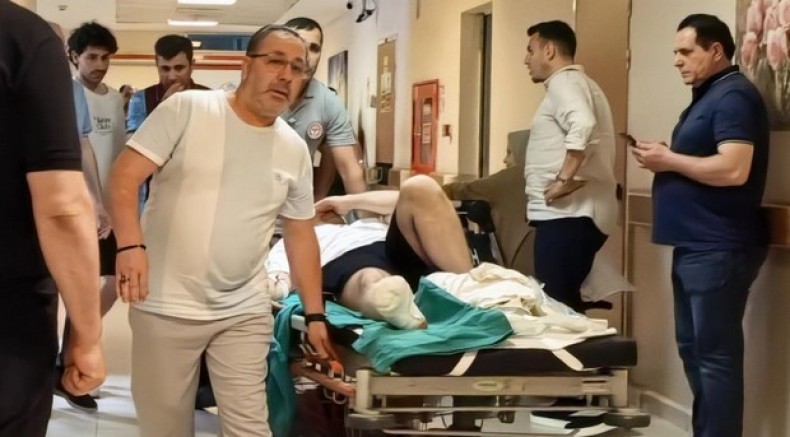Çim biçerken parmaklarını biçti