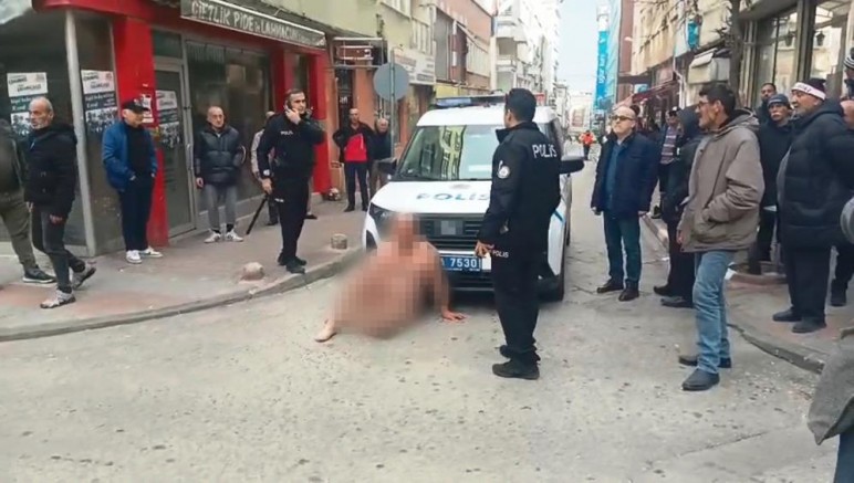 Çırılçıplak dolaşan şahıs gözaltına alındı