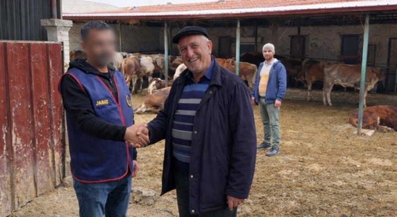 Çobanları hamamda oyaladılar, hayvanları çaldılar