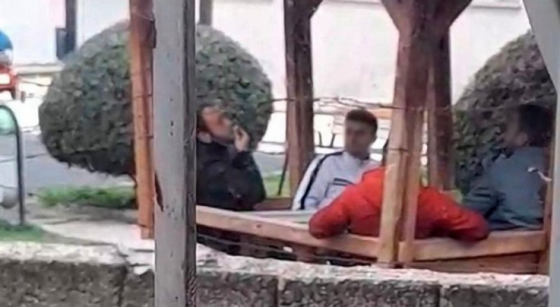 Çocuk parkında aileleri tedirgin eden görüntüler