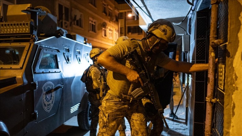 DEAŞ’a Bursa dahil 21 ilde darbe üstüne darbe!