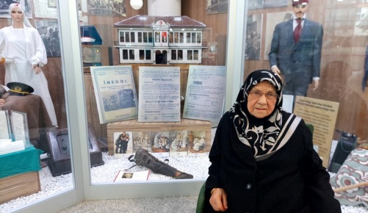 Dedemi Burada Sanıyorum