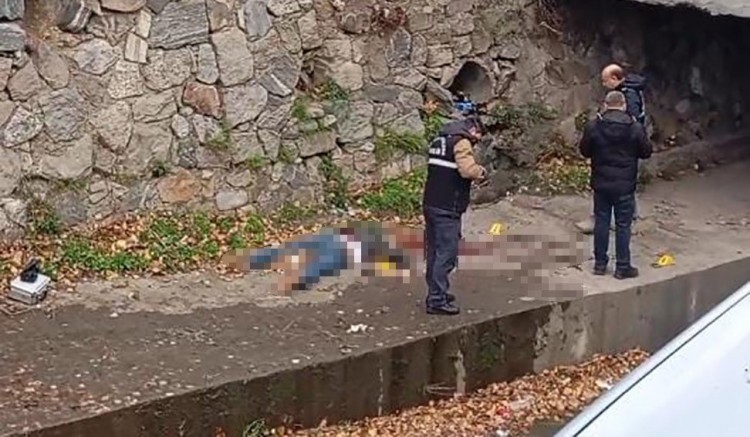 Dere kenarında erkek cesedi bulundu