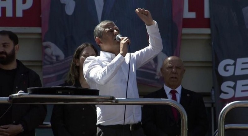 Derhal kurultay yapılmalıdır