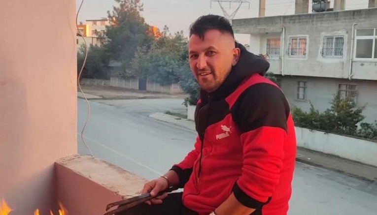 Devrilen traktörün altında kalan sürücü hayatını kaybetti