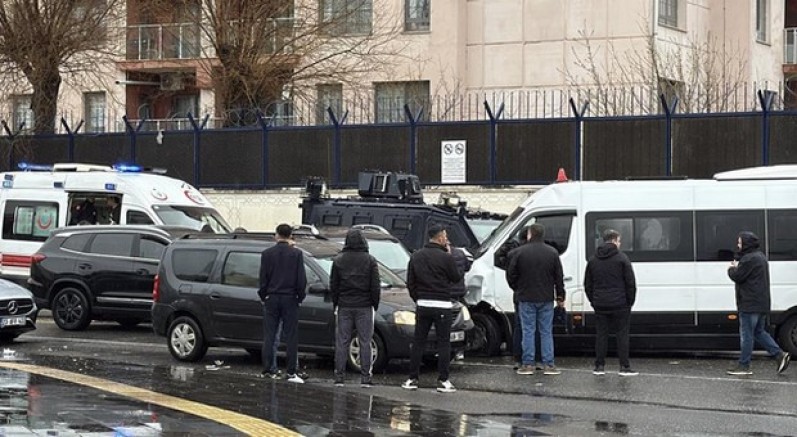 Diyarbakır'da zincirleme trafik kazası: 4 yaralı