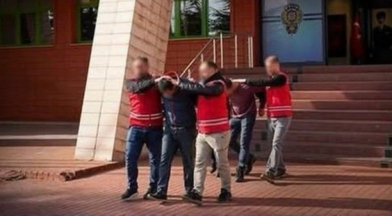 Dolandırıcılık yapan 2 şüpheli tutuklandı