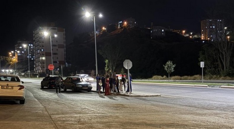 Düğünde bıçaklı kavga: 1 yaralı