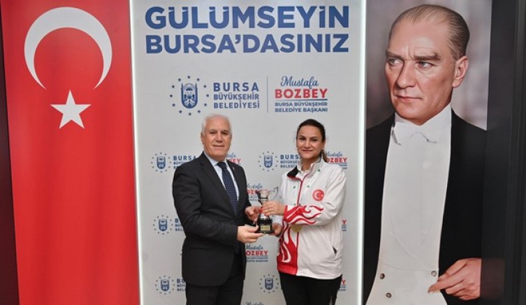 Dünya şampiyonu Dilek Yavaş’ı ağırladı