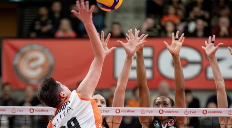 Eczacıbaşı Dynavit, play-off serisi ilk maçını kaybetti