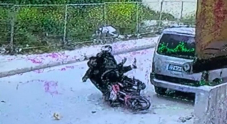 Edirne'de iki motosikletin çarpıştığı kaza kamerada: 1 yaralı