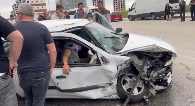 Edirne’de iki otomobil çarpıştı: 1 yaralı