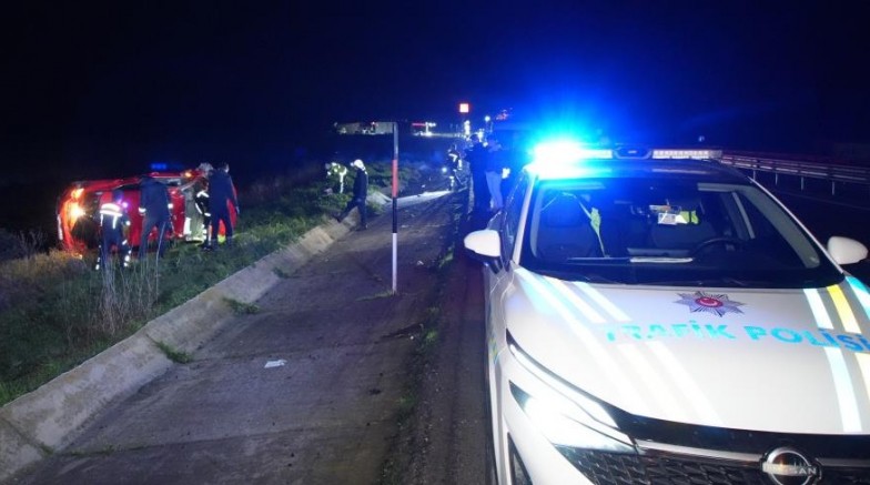 Edirne'de otomobil takla attı: 1’i ağır 2 yaralı