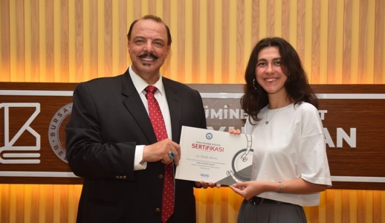 Eğitimlerini taçlandırdılar