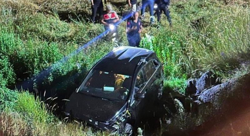 Elazığ’da cip köprüden dereye uçtu: 3 yaralı