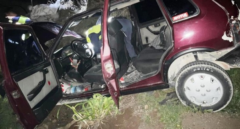 Emet'te otomobil şarampole yuvarlandı: 4 yaralı