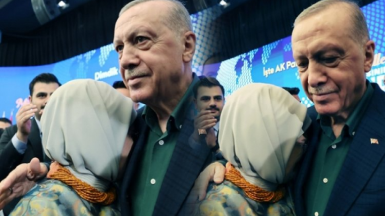 Emine Erdoğan gözyaşlarını tutamadı