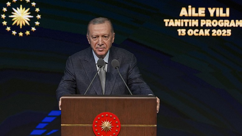 Erdoğan'dan müjdeler; Yeni evlenecek gençlere faizsiz kredi desteği