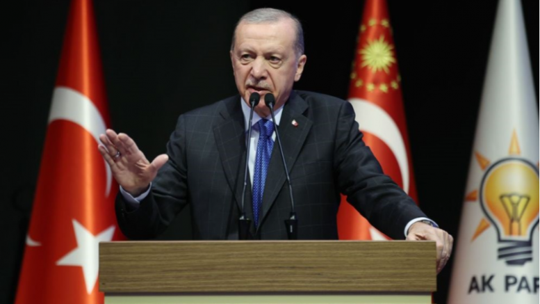 Erdoğan: Her yerden çok pis kokular geliyor