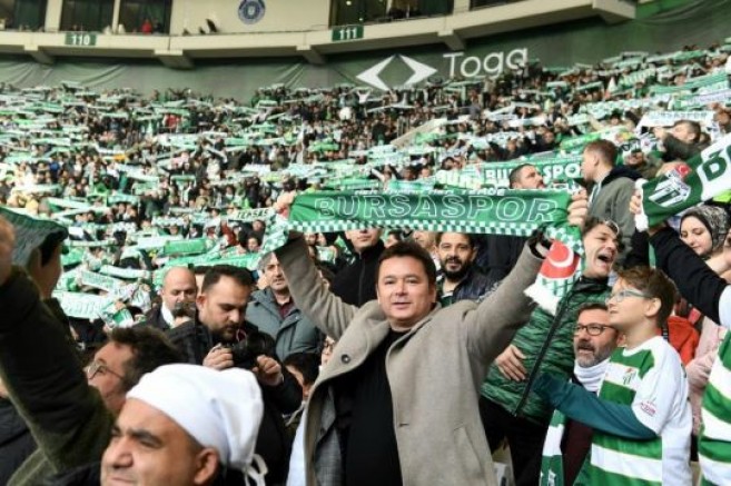 Erkan Başkan çocuklara Bursaspor sevgisini işte böyle aşılıyor