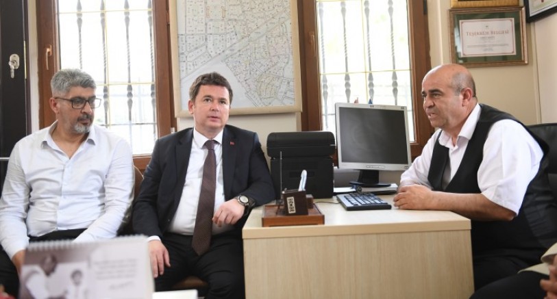 Erkan Başkan mahalle mahalle geziyor, sorunları dinliyor