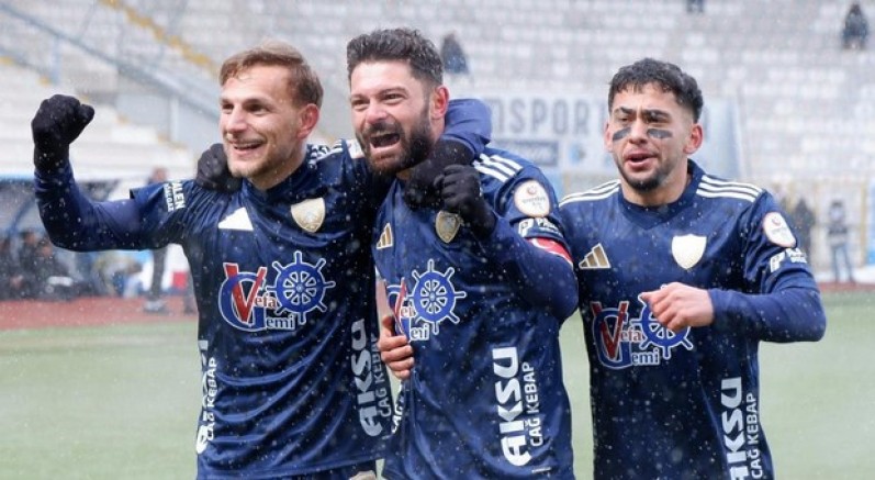 Erzurumspor liderliği çok sevdi: 8-1