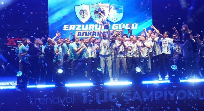 Erzurumspor şampiyonluk kupasını aldı